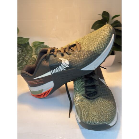 Nike Metcon 8 Mens Size 10.5 Cargo Khaki Sequoia Training Shoes Sneakers NEW - Picture 2 of 6